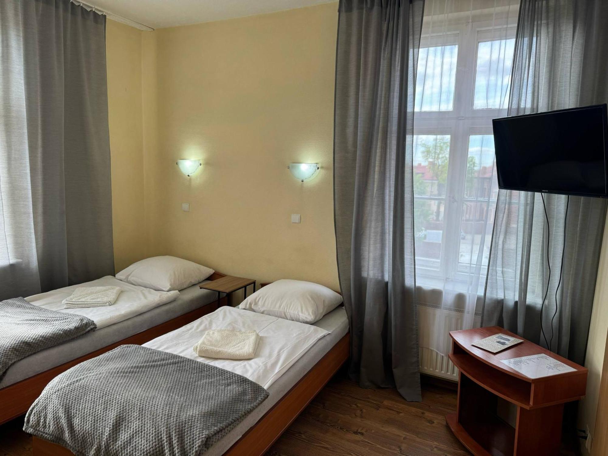Motel Dom Turysty Kostrzyn nad Odra Esterno foto