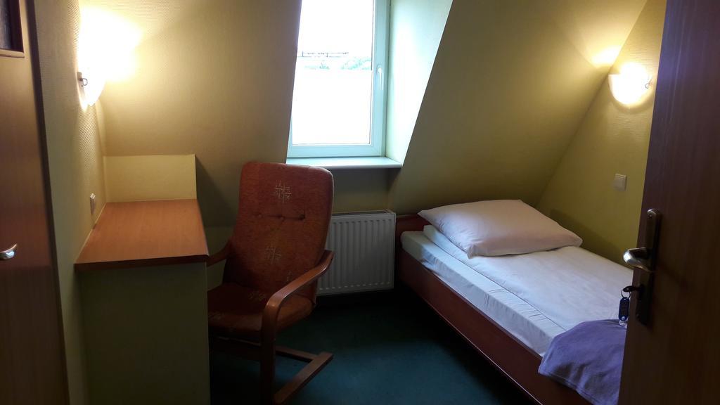 Motel Dom Turysty Kostrzyn nad Odra Esterno foto