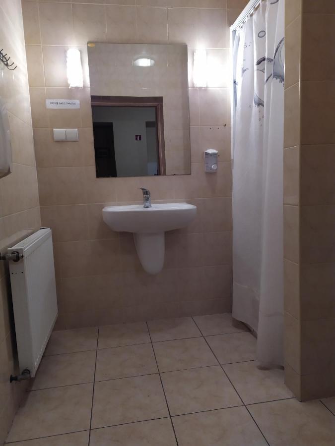 Motel Dom Turysty Kostrzyn nad Odra Esterno foto